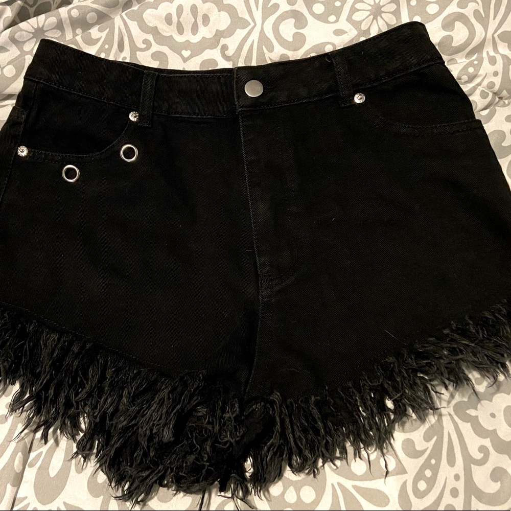 Shein Black Shorts Size Medium in New Condition